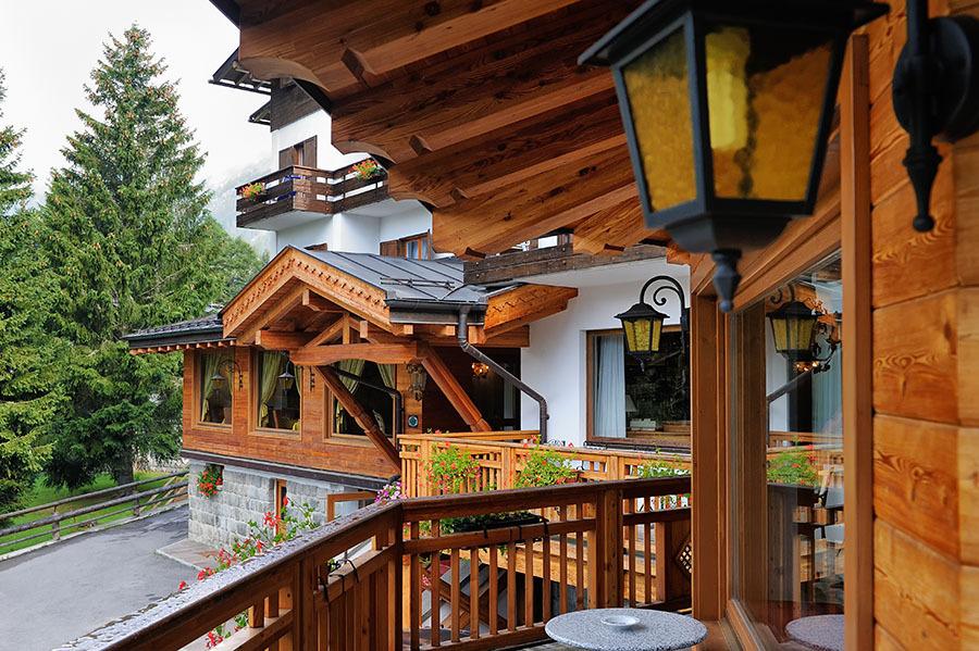 Hotel Touring in Madonna di Campiglio, Italien MountVacation.de