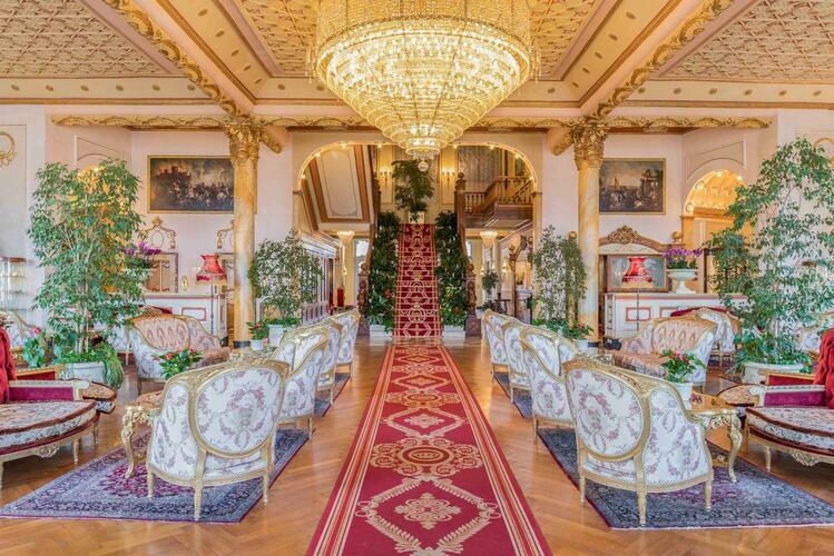 Hotel Regina Palace In Lago Maggiore Italy Mountvacation - 