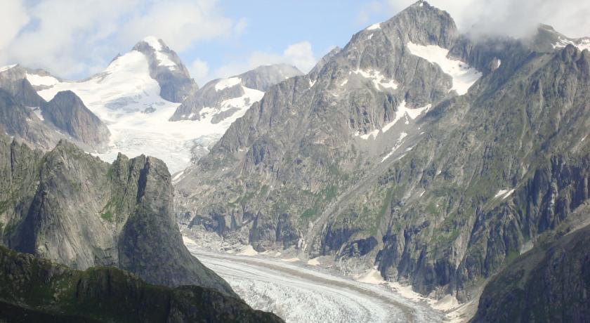 Hotel Jungfrau Eggishorn Fiesch  Switzerland MountVacation co uk