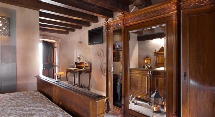 Boutique Hotel Villa Dei Campi In Lago Di Garda West Italy Mountvacation Co Uk