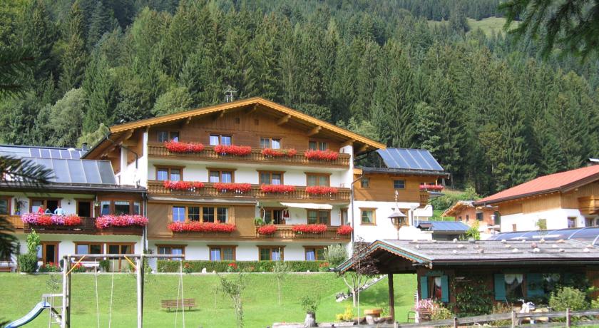 Pension Elisabeth in Fieberbrunn Schneedorado, Austria
