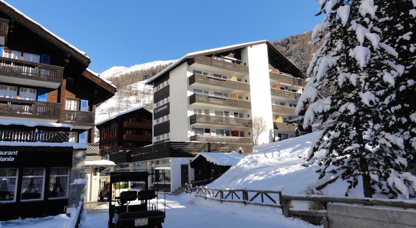 Haus St. Bernhard, Zermatt, Švica MountVacation.si