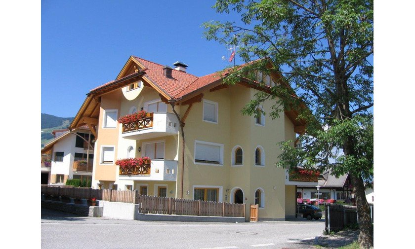 Apartments Kronplatz Ski Opening in Kronplatz, Italy MountVacation.co.uk