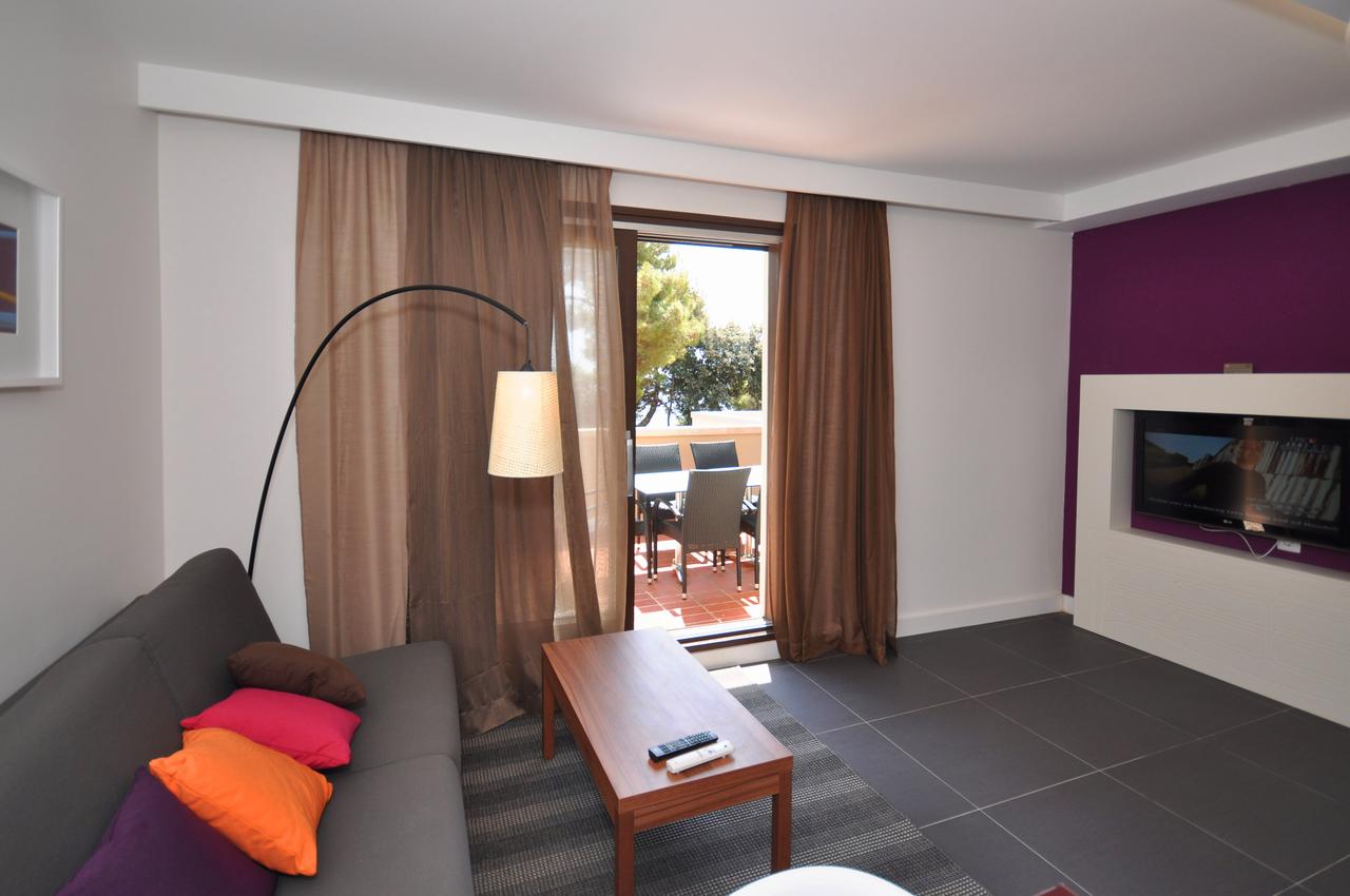 Park plaza. Noida india. Park plaza 4. роом парк. Park plaza hotel.