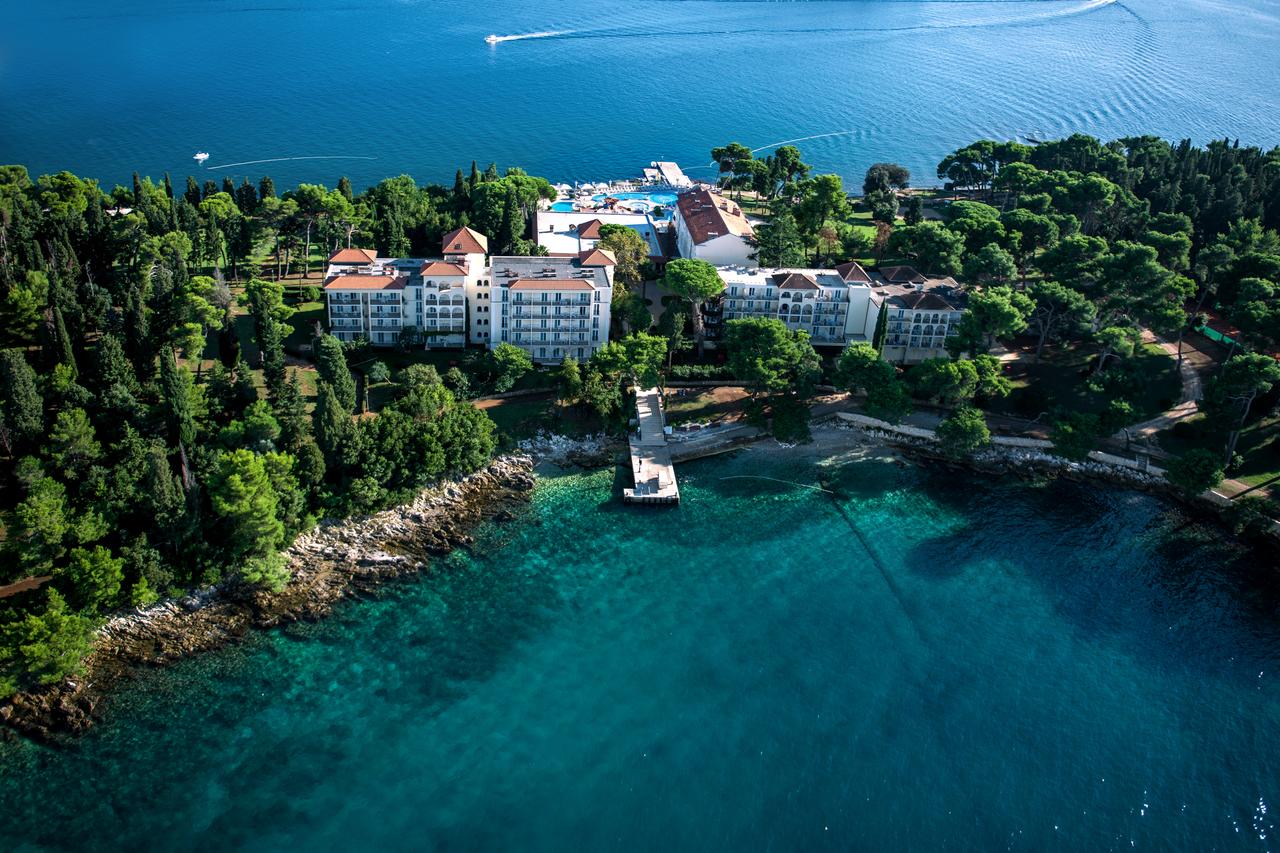 Selected island. Хорватия Ровинь отели. Отель Истра Хорватия Ровинь. Истра Хорватия.