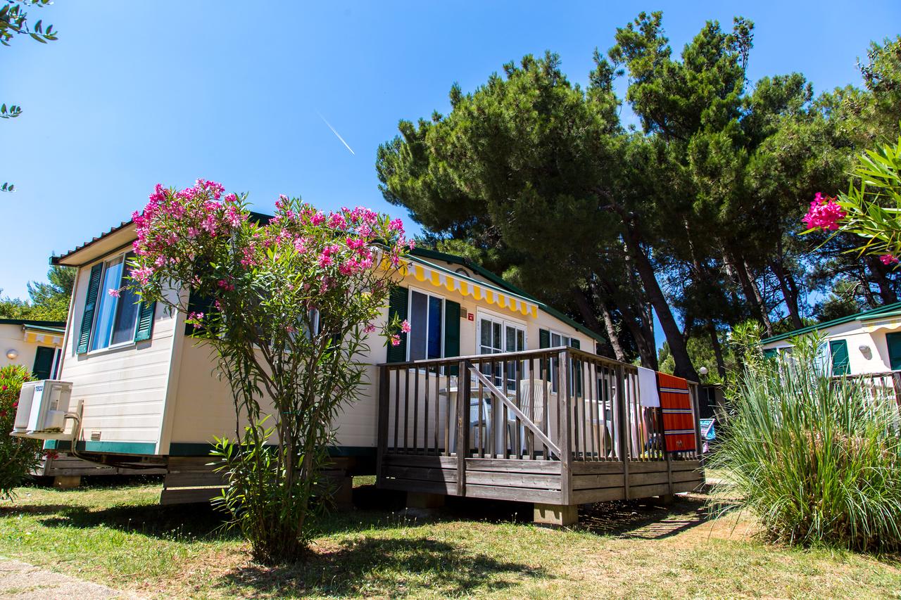 Arena Stupice Mobile Homes in Pula, Kroatien MountVacation.de
