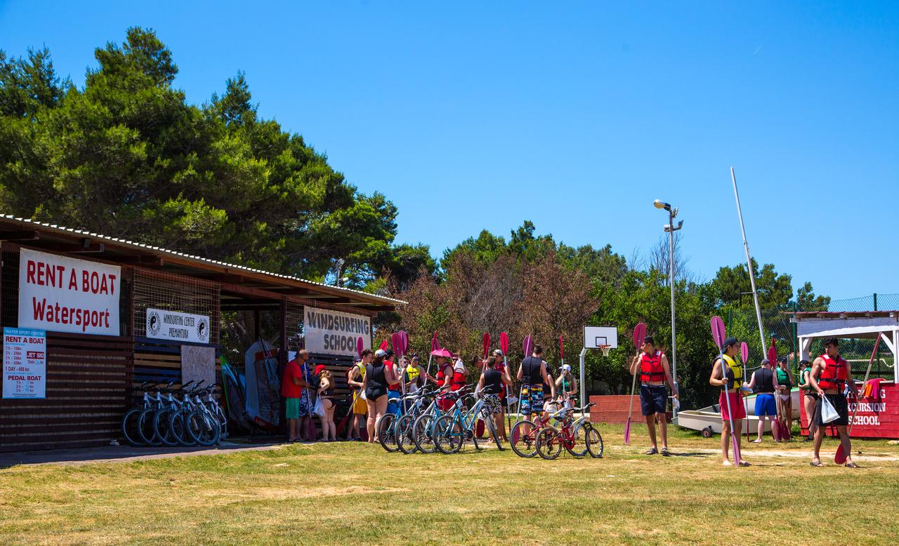 Arena Stupice Mobile Homes, Pula, Hrvaška MountVacation.si