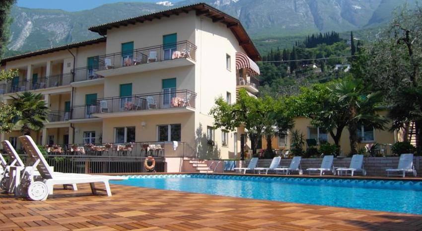 Hotel Casa Serena In Lago Di Garda Est Italy - 