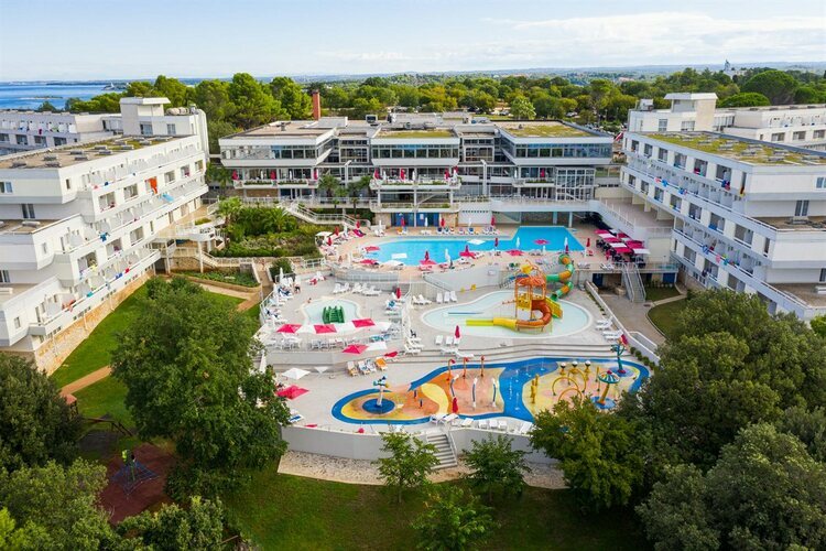 Prvomajske: Hotel Delfin, Poreč